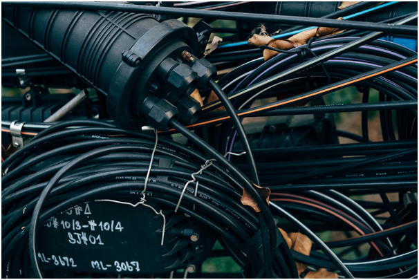 Avanzan en un acuerdo para ayudar a la reconversión laboral de quienes construyen redes de telecomunicaciones